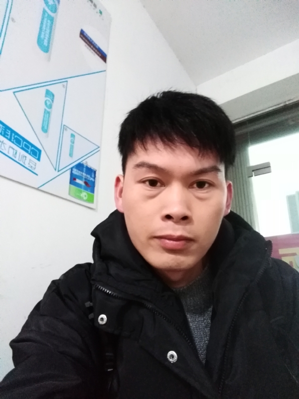 微笑的第一张照片--烟台相亲服务中心