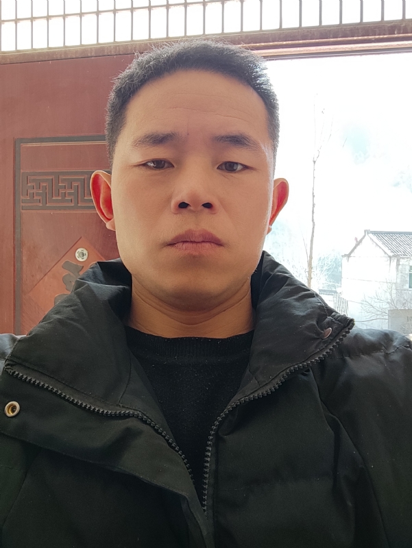 勇敢的成长的第一张照片--烟台相亲服务中心