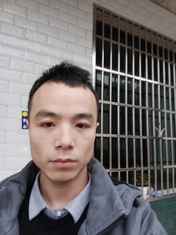 笑得那么开心的第二张照片--烟台相亲服务中心