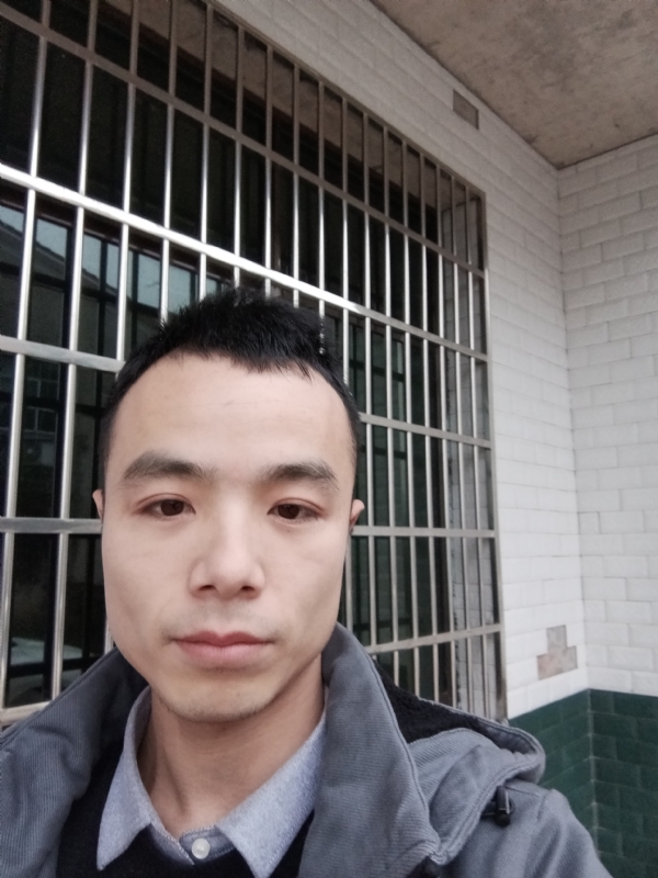 笑得那么开心的第三张照片--烟台相亲服务中心