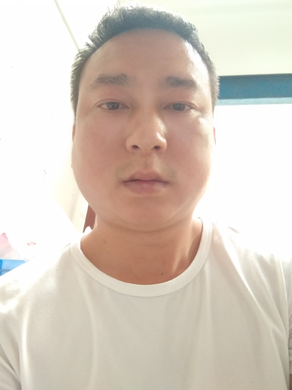 大叔的第一张照片--烟台相亲服务中心