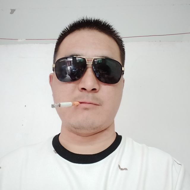 白伟伟的第一张照片--烟台相亲服务中心