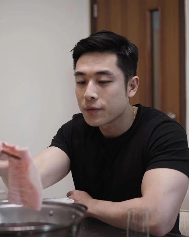 李浩泓的第一张照片--烟台相亲服务中心