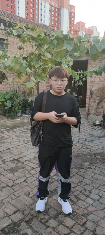 辛禹的第二张照片--烟台相亲服务中心