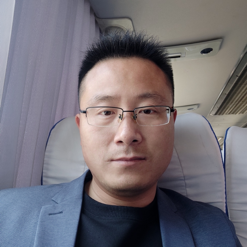 桑业挺的第一张照片--烟台相亲服务中心