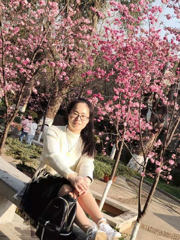 Nancy的第一张照片--烟台相亲服务中心