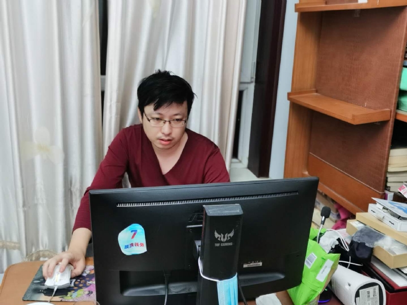 津彩的第一张照片--烟台相亲服务中心