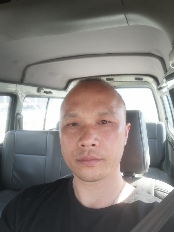 新旺丁的第一张照片--烟台相亲服务中心