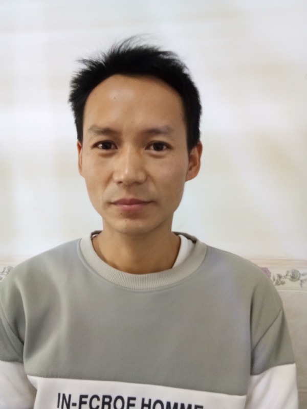 单亲爸爸的第一张照片--烟台相亲服务中心