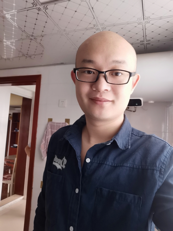 凝望远方的第一张照片--烟台相亲服务中心