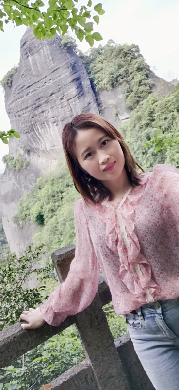 花开半夏的第二张照片--烟台相亲服务中心