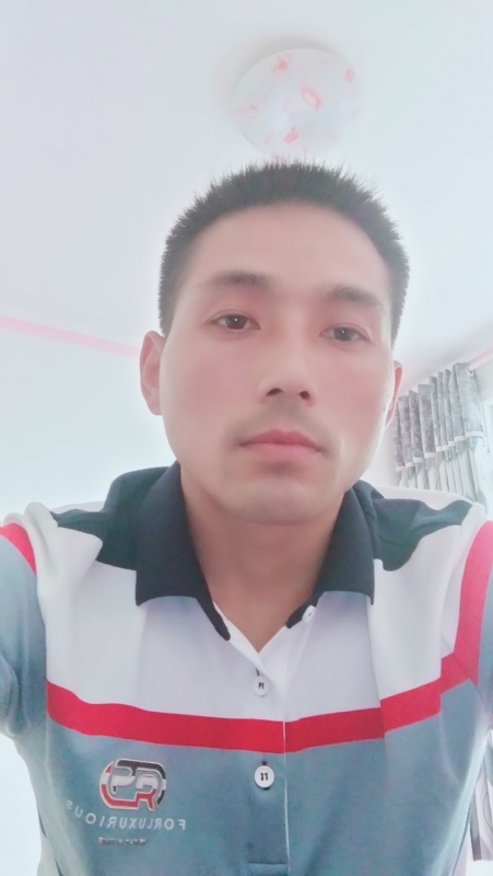 染红尘世的第一张照片--烟台相亲服务中心