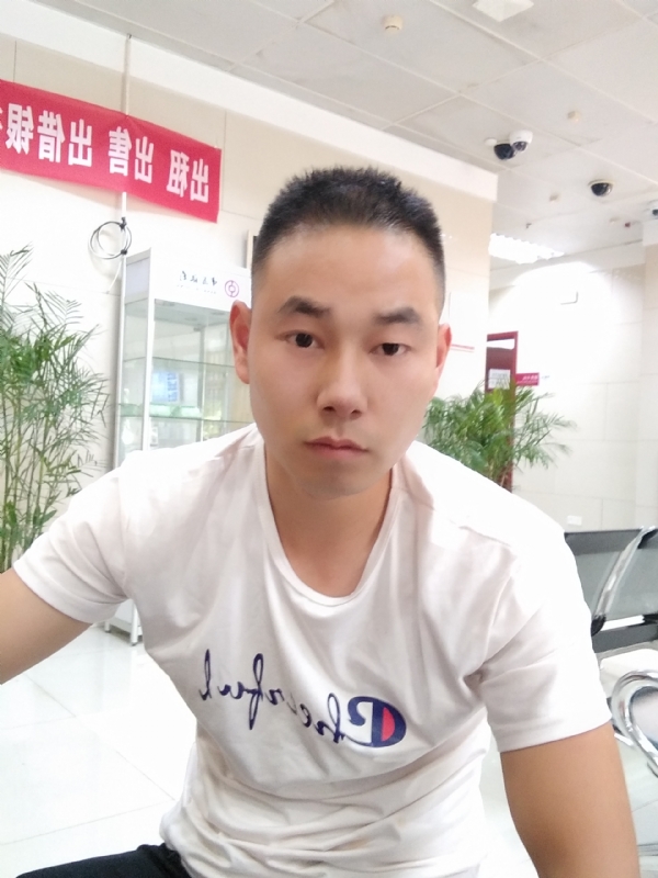 小少的第二张照片--烟台相亲服务中心