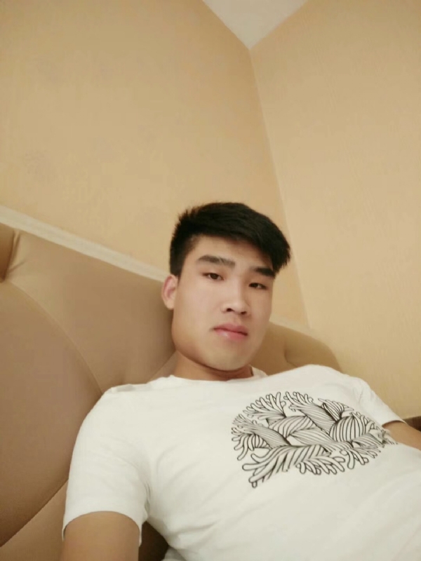 谁不曾孤单上路的第一张照片--烟台相亲服务中心