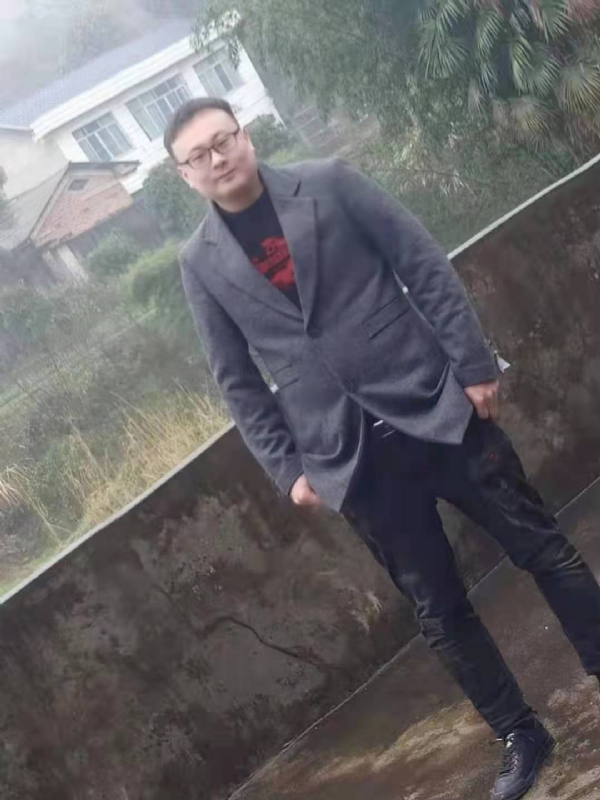 冰城的第二张照片--烟台相亲服务中心