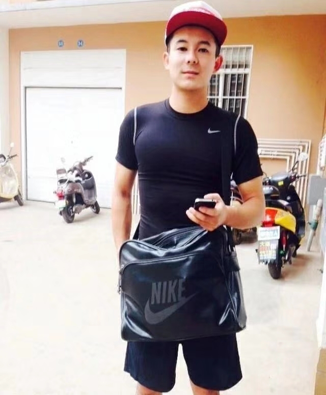 花花是只狗的第一张照片--烟台相亲服务中心