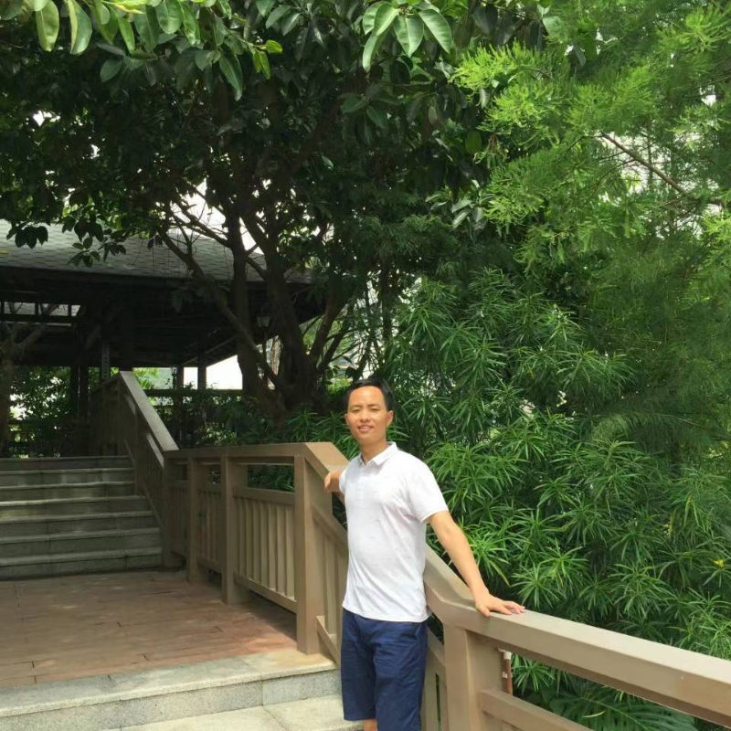 教书育人的第一张照片--烟台相亲服务中心