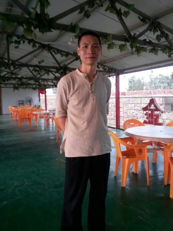 周哥的第三张照片--烟台相亲服务中心