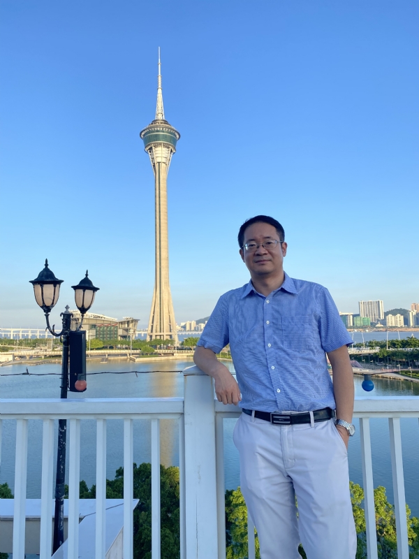 Yangyi的第二张照片--烟台相亲服务中心