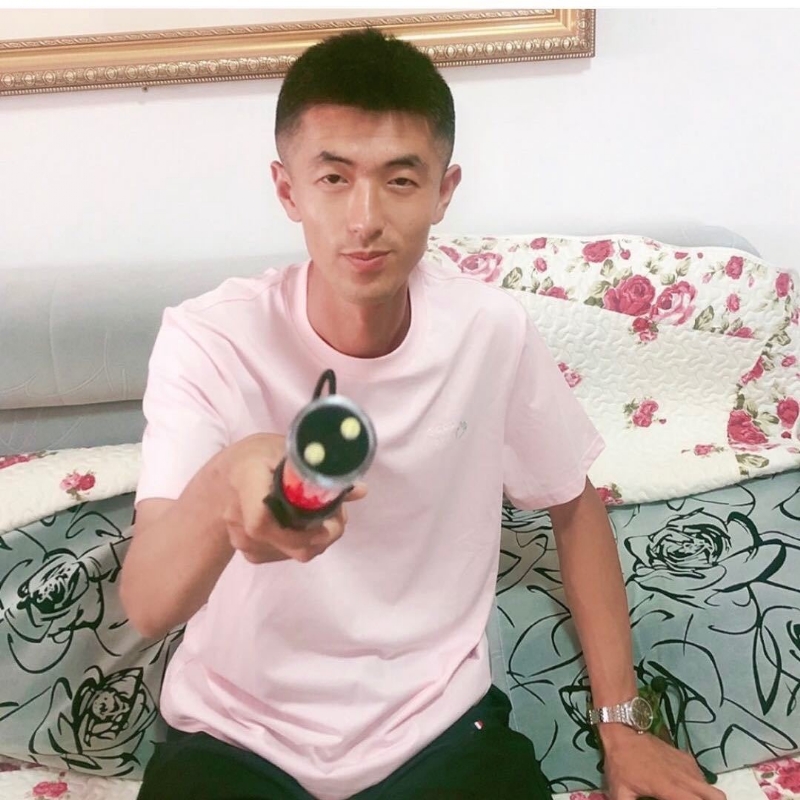 转身留下孤独的她的第二张照片--烟台相亲服务中心