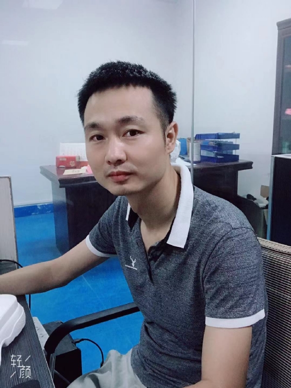 不忘初心的第一张照片--烟台相亲服务中心