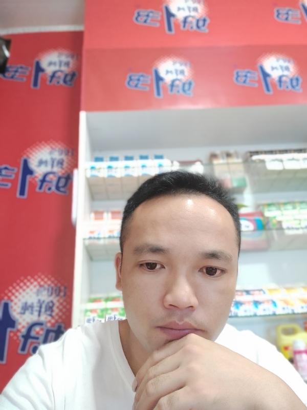 小老弟的第二张照片--烟台相亲服务中心