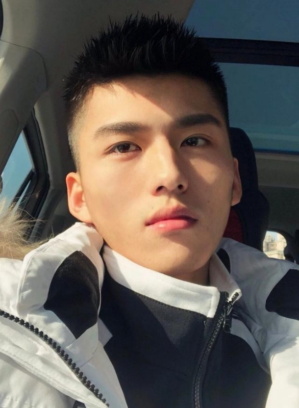 飞翔的第一张照片--烟台相亲服务中心