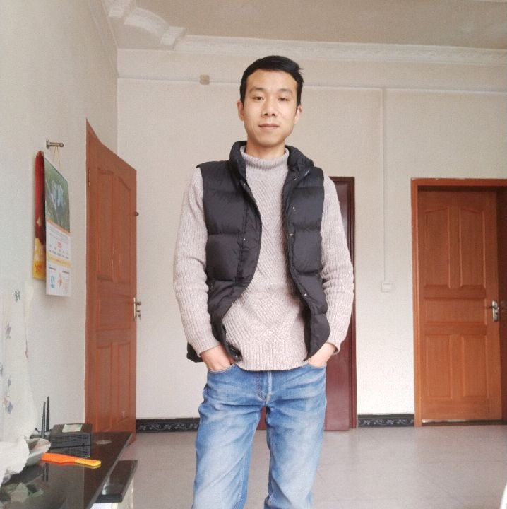 小伙子的第一张照片--烟台相亲服务中心