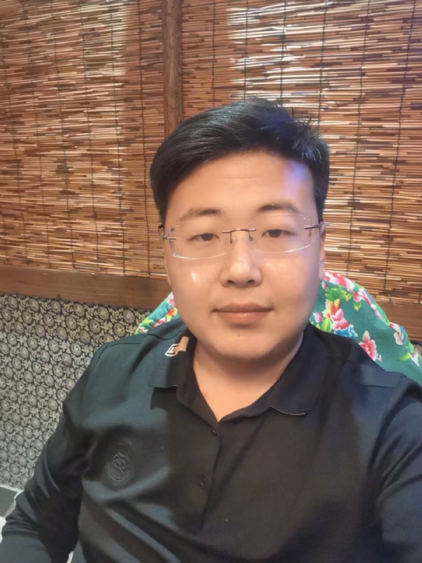 刘先生的第一张照片--烟台相亲服务中心