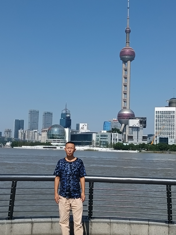 伪装浪漫的第一张照片--烟台相亲服务中心