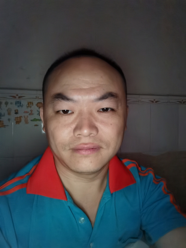 与子携老的第二张照片--烟台相亲服务中心