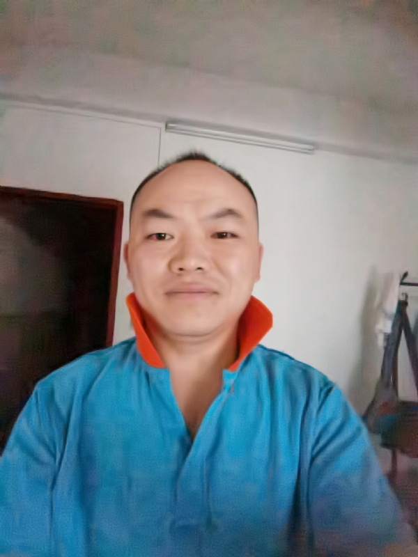 与子携老的第四张照片--烟台相亲服务中心