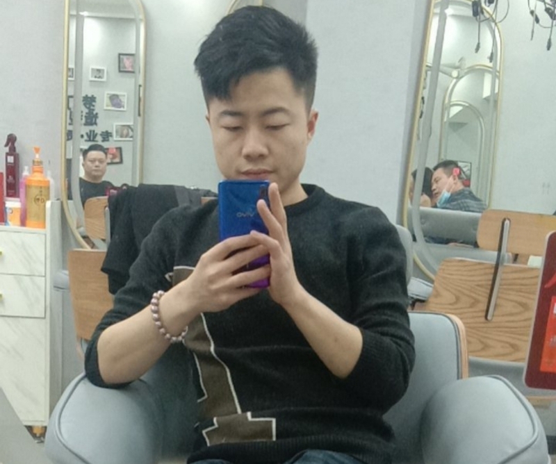 无法自拔的第一张照片--烟台相亲服务中心