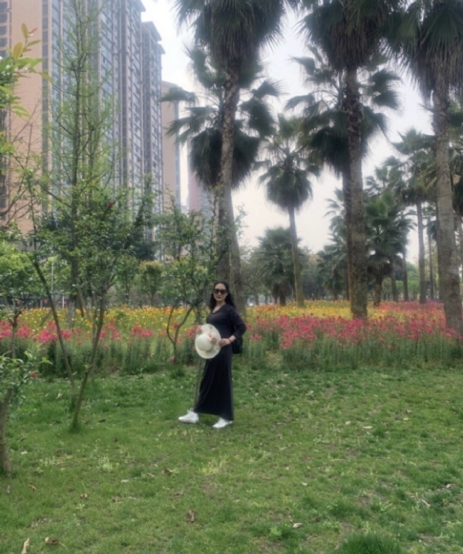 粉墨登场的第一张照片--烟台相亲服务中心