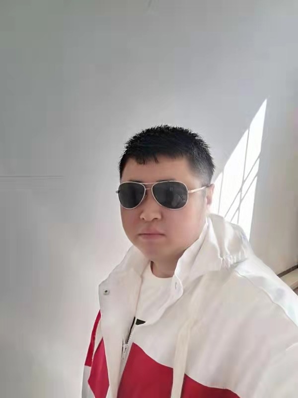 大漠叔叔的第一张照片--烟台相亲服务中心