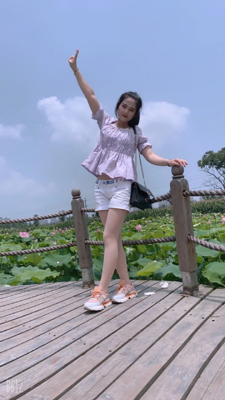 秋水伊人的第三张照片--烟台相亲服务中心