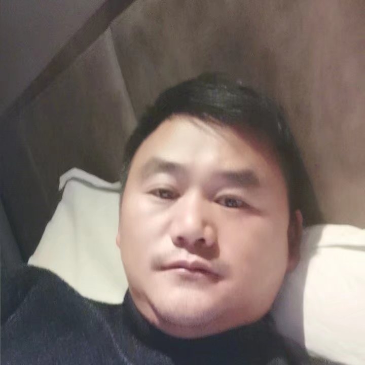 奔跑的第四张照片--烟台相亲服务中心