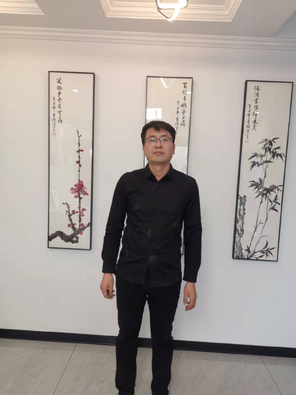 情义比天高的第一张照片--烟台相亲服务中心