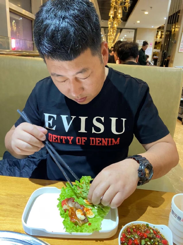 砒霜的第一张照片--烟台相亲服务中心