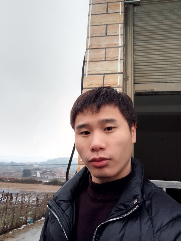 银色的羽翼的第一张照片--烟台相亲服务中心