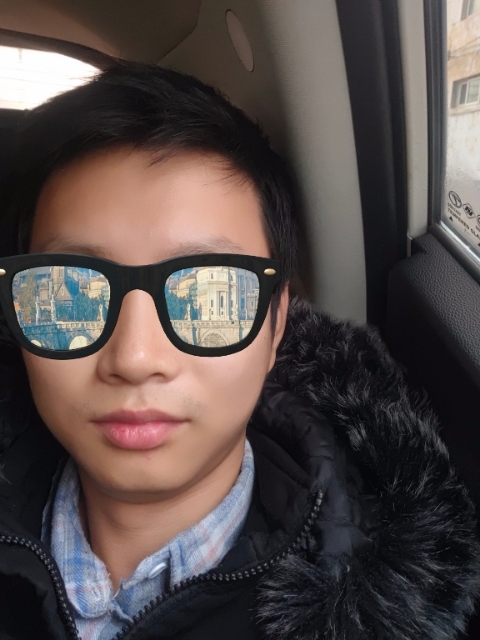 请问揉揉头的第一张照片--烟台相亲服务中心