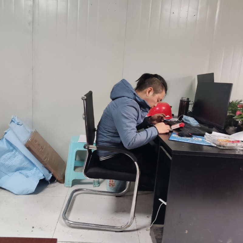 太空舱的第一张照片--烟台相亲服务中心