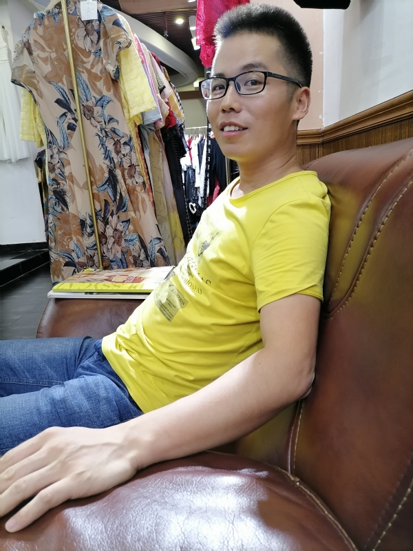 汪顺鹏的第一张照片--烟台相亲服务中心