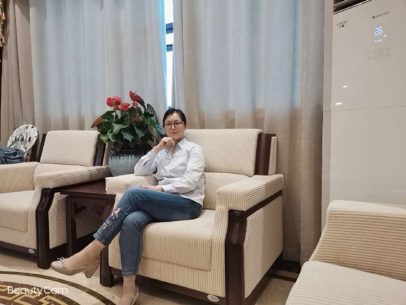 秋水伊人的第一张照片--烟台相亲服务中心