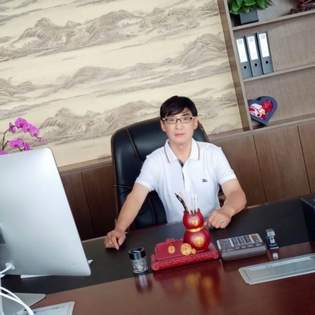 大叔寻觅有缘人的第三张照片--烟台相亲服务中心