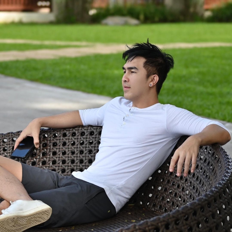 老曾的第一张照片--烟台相亲服务中心