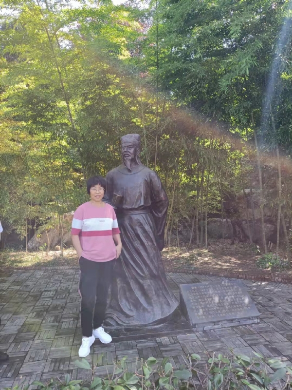 秋天的菊花的第一张照片--烟台相亲服务中心