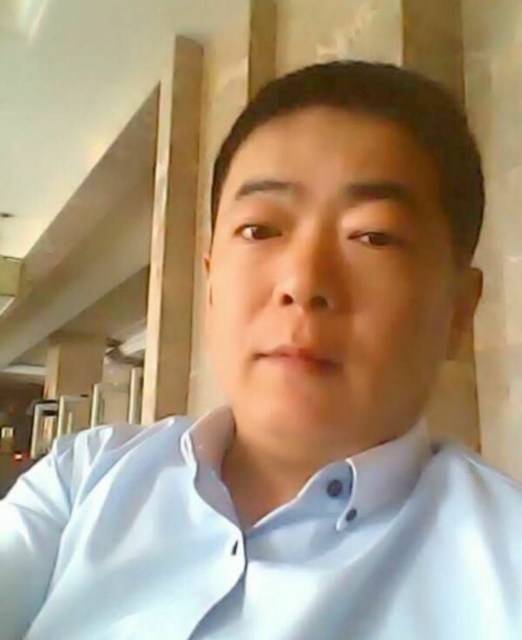 落叶随风的第一张照片--烟台相亲服务中心