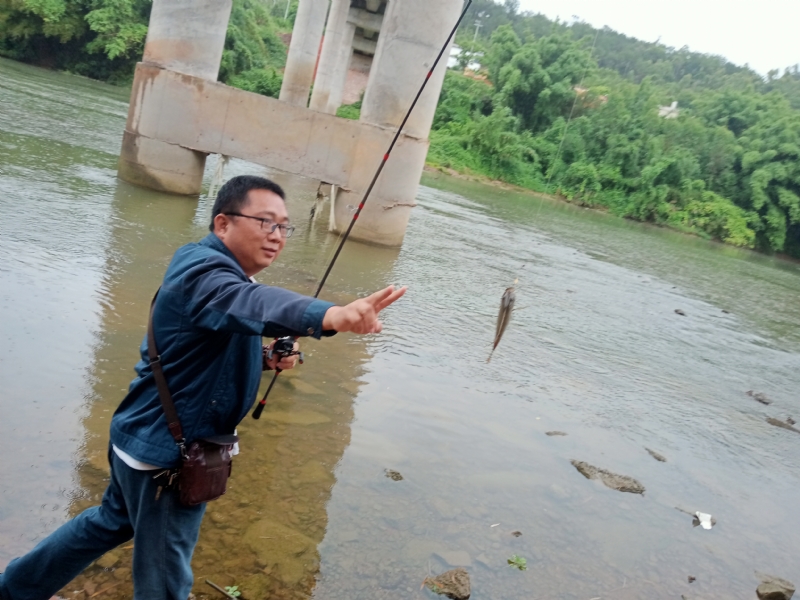 峰的第二张照片--烟台相亲服务中心