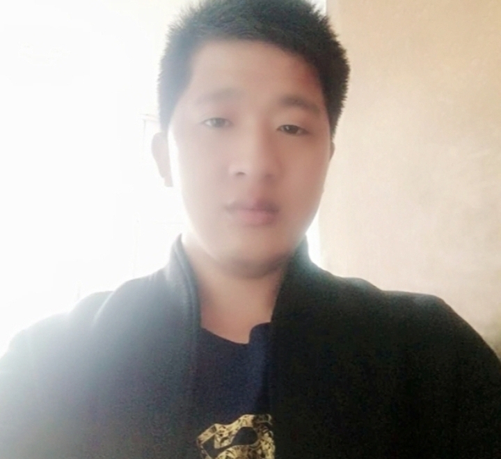 形影不离的第一张照片--烟台相亲服务中心